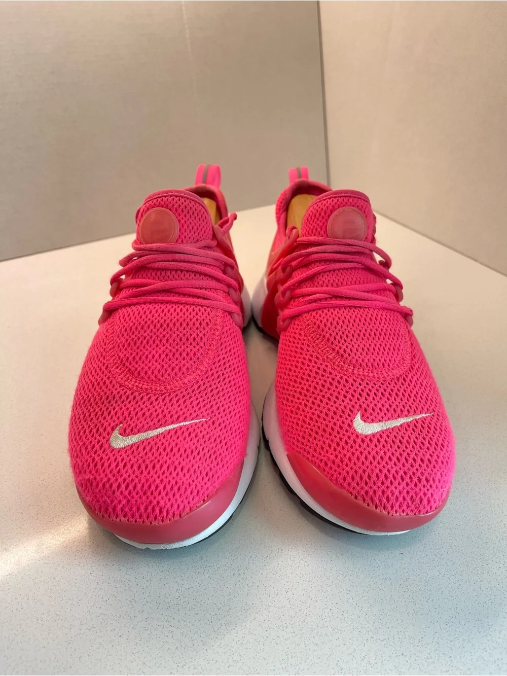Nike Women’s Hot Pink Mesh Lace-Up Running Sneakers Size 6
